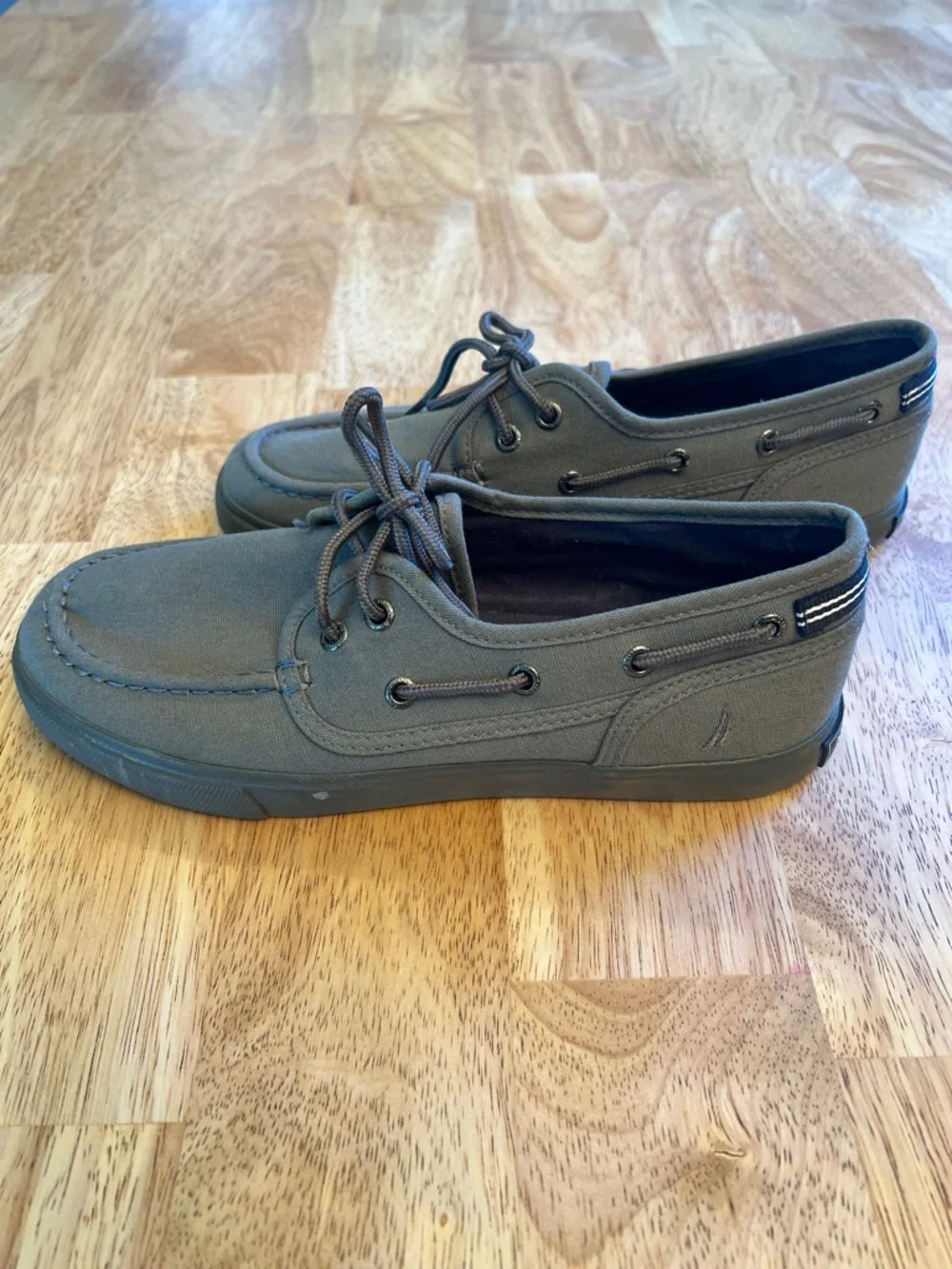 Nautica Spinnaker Youth Gray Boat Shoes US size 5 or EU 37 - Picture 5 of 14